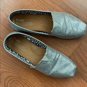 Shiny Toms